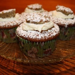 Cream-Filled Banana Cupcakes