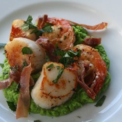 Pea Puree With Shrimp and Scallops