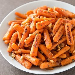 Roasted Carrots With Sage and Walnuts