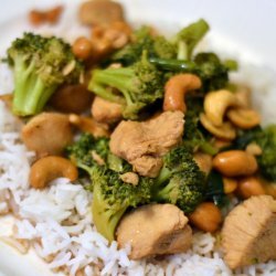 Chicken, Broccoli and Cashew Stir-Fry