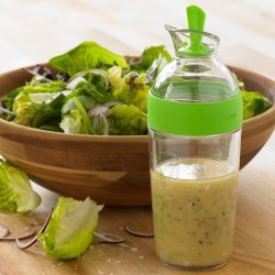 Basic Shaker Salad with O Dressing