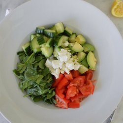 Spinach, Avocado and Veggies Salad
