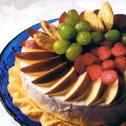 Fabulous Party Hors  D Oeuvre - Warm Fruited Brie