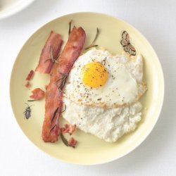 Creamy Grits with Rosemary Bacon
