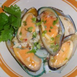 Mussels In Garlic And Sweet Spicy Sauce