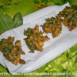 Palak Kay Pakoray ( Spinach Fritters)
