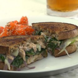 Vegetarian Reuben With Spinach And Mushrooms And R...