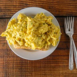 Creamy Scrambled Eggs with Herbs