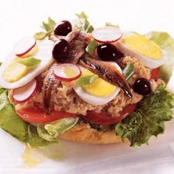 Niçoise Tuna Sandwich (Pan Bagnat)