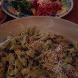 Penne with Tomatoes, Pesto and Artichokes