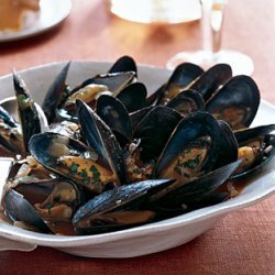 Mussels with Tomatoes, Wine, and Anise