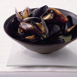 Mussels with Basil Cream