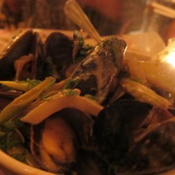Steamed Mussels with Curry and Lemongrass