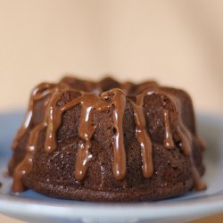 Mini Chocolate Bundt Cakes With Peanut Butter Fill...