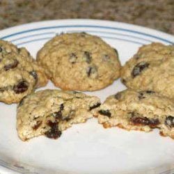 Big Chewy Oatmeal-raisin Cookies