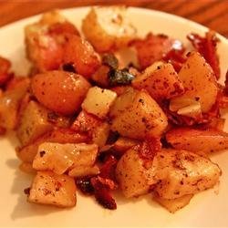 Homefried Potatoes with Garlic and Bacon
