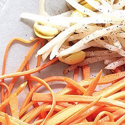 Sesame-Pepper Bean Sprouts