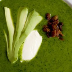 Chilled Spinach Soup With Avocado And Bacon Crunch...