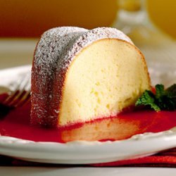 Sour Cream Pound Cake With Raspberry Sauce