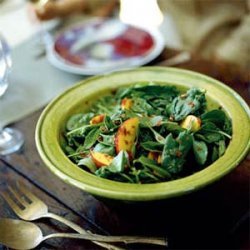 Spinach Salad with Nectarines and Spicy Pecans