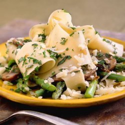 Pasta with Asparagus and Mushrooms
