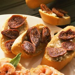 Crostini with Honey, Gorgonzola, and Figs