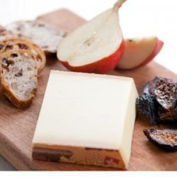 Le Gruyère Cheese Plate with Figs