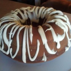 Cinnamon Pumpkin Bundt Cake with Cream Cheese Drizzle