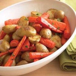 Oven-roasted Potatoes and Carrots with Thyme