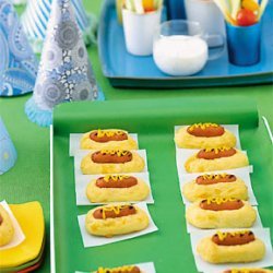 Mini Hot Dogs in Cheddar Buns