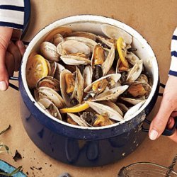 Beer-Steamed Soft-Shell Clams