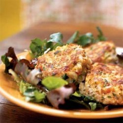 Crab Cakes on Mixed Greens with Peanut Vinaigrette
