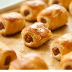 Pigs in a Blanket with Cranberry-Mustard Dipping Sauce