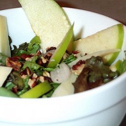Green Salad with Autumn Fruit