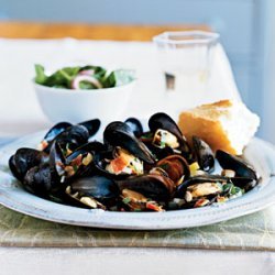 Cider-Braised Mussels with Bacon