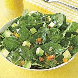 Spinach Salad with Pumpkin Seeds and Avocado