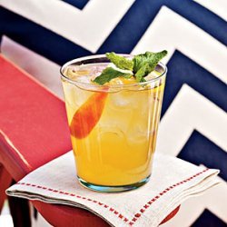 Bourbon-Peach Cocktail