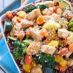 Quinoa Stir-Fry with Vegetables and Chicken