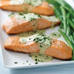 Grilled Salmon with Pesto Sauce