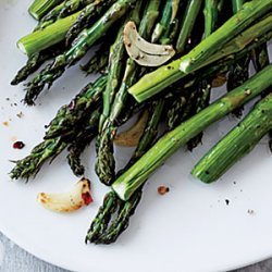 Garlic and Red Pepper Asparagus