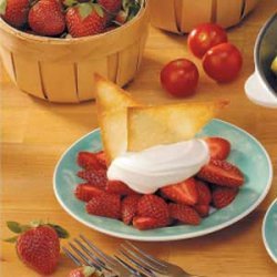 Strawberries with Crisp Wontons