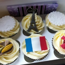 Mini Paris Cupcakes