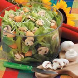 Chive-Mushroom Spinach Salad