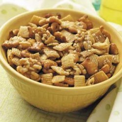 Maple-Nut Snack Mix