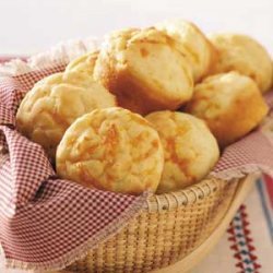 Cracked Pepper Cheddar Muffins