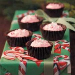 Mint-Mallow Chocolate Cups