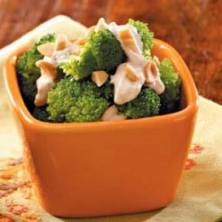 Tangy Broccoli with Peanuts