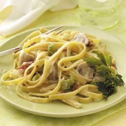Fettuccine with Mushrooms and Tomatoes