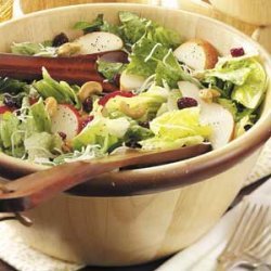 Cashew-Pear Tossed Salad