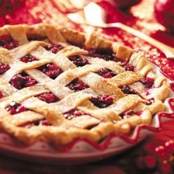 Home-Style Cran-Raspberry Pie
